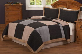 Cabin Basin King Quilt with 2 Shamscabin 