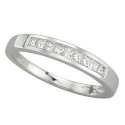 14K White Gold Channel Set Princess Cut Diamond Band Ring (0.25 ctw)white 