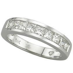 14K White Gold Channel Set Princess Cut Diamond Band Ring (1.00 ctw)white 