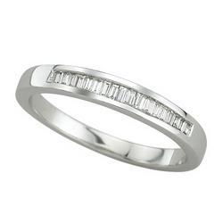 14K White Gold Channel Set Baguette Cut Diamond Band Ring (0.15 ctw)white 