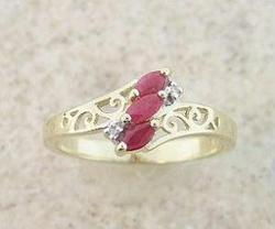 RUBY DIAMOND GOLD GEMSTONE RINGruby 