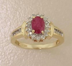 Oval Ruby and Diamond 14K Gold Cluster Ringoval 