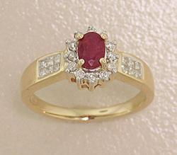 Oval Ruby and Diamond 14K Gold Ringoval 