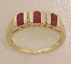 Oval Ruby and Diamond 14K Gold Ringoval 