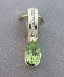 PERIDOT DIAMOND GOLD GEMSTONE PENDANTperidot 