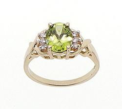 Oval Peridot Diamond and 14K Gold Ringoval 