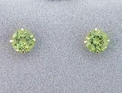 PERIDOT 14K GOLD STUD EARRINGSperidot 