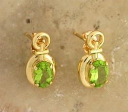 Oval Peridot 14K Gold Stud Earringsoval 