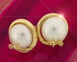 Large White Pearl and Diamond Gold Stud Earringswhite 