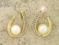 White Pearl and Diamond Gold Dangle Earringswhite 