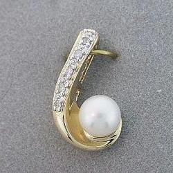 WHITE PEARL DIAMOND GOLD PENDANTwhite 