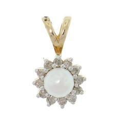 White Pearl and Diamond 14K Gold Pendantwhite 