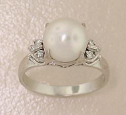 9mm Southsea Pearl and Diamond Platinum Ringsouthsea 