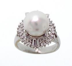 9.5mm Southsea Pearl and Diamond Platinum Ringsouthsea 