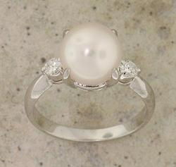 8.5mm Southsea Pearl and Diamond Platinum Ringsouthsea 