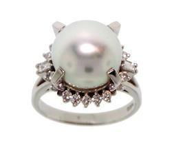 11.5mm Southsea Pearl and Diamond Platinum Ringsouthsea 