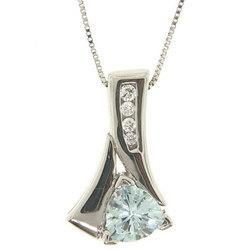 Glittering Aquamarine and Diamond 14K Pendant Necklace in White Gold/14Kglittering 