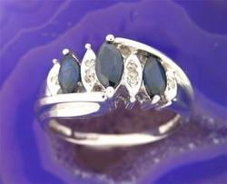 Sapphire and Diamond White Gold Ringsapphire 