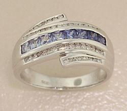 Graduated Sapphire & Diamond 14K White Gold Ribbon Ringgraduated 