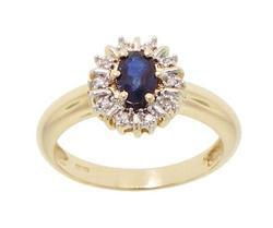 Oval Sapphire and Diamond Gold Flower Ringoval 