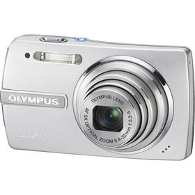 Silver 8.0MP Camera With 5x Optical Zoom, 2.7" LCD And Dual-Image Stabilizersilver 